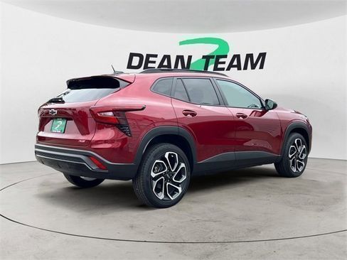 Used 2025 Chevrolet Trax RS w/ Driver Confidence Package image 8