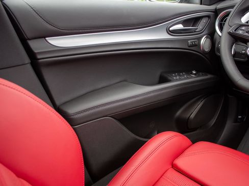 New 2025 Alfa Romeo Stelvio Sprint AWD/4WD image 19