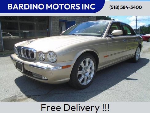 Used 2005 Jaguar XJ8 RWD image 1