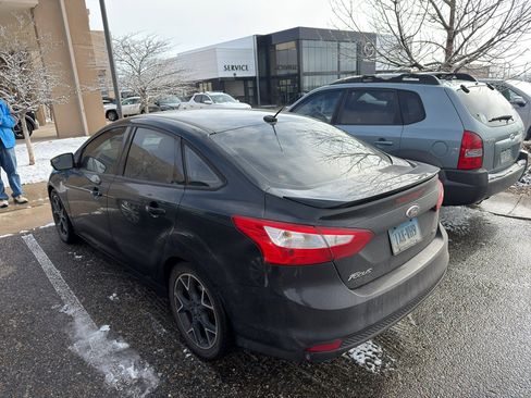 Used 2014 Ford Focus SE w/ Equipment Group 201A image 2
