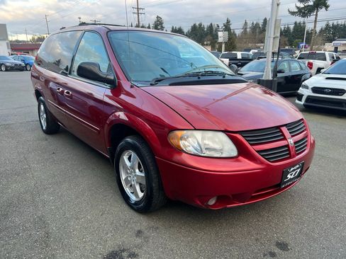 Used 2005 Dodge Grand Caravan SXT w/ Premium Group image 4