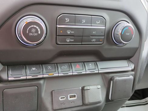 Used 2023 Chevrolet Silverado 1500 Custom AWD/4WD image 19