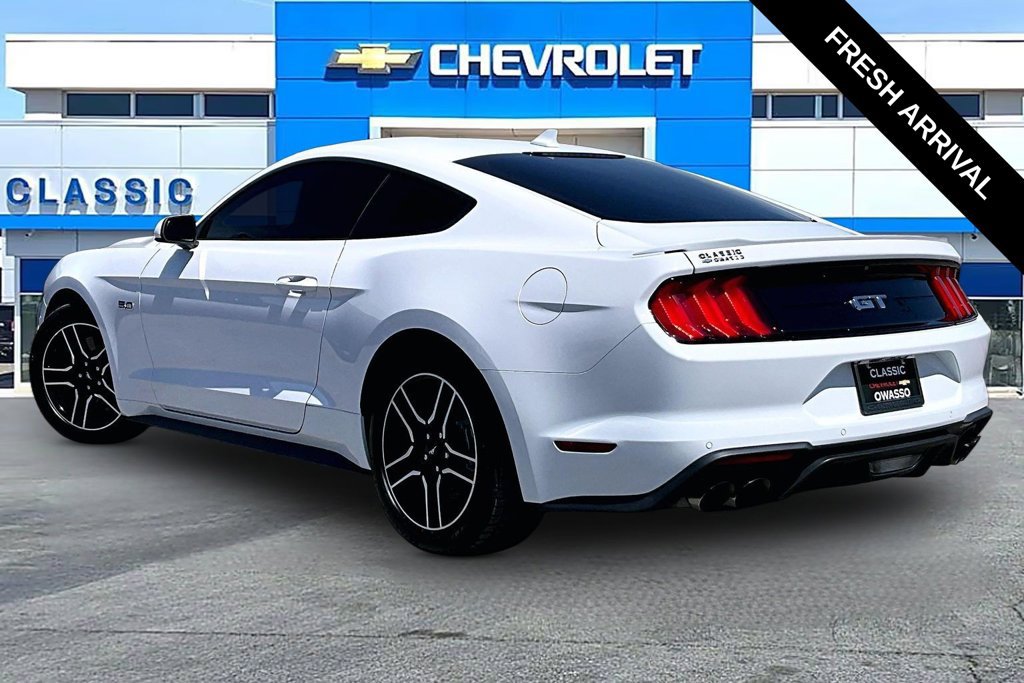 Used 2021 Ford Mustang GT Premium RWD image 3