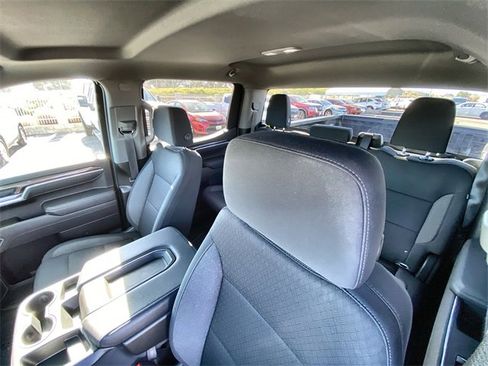 Used 2025 Chevrolet Silverado 1500 LT image 12