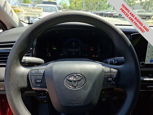 Used 2025 Toyota Camry LE image 22