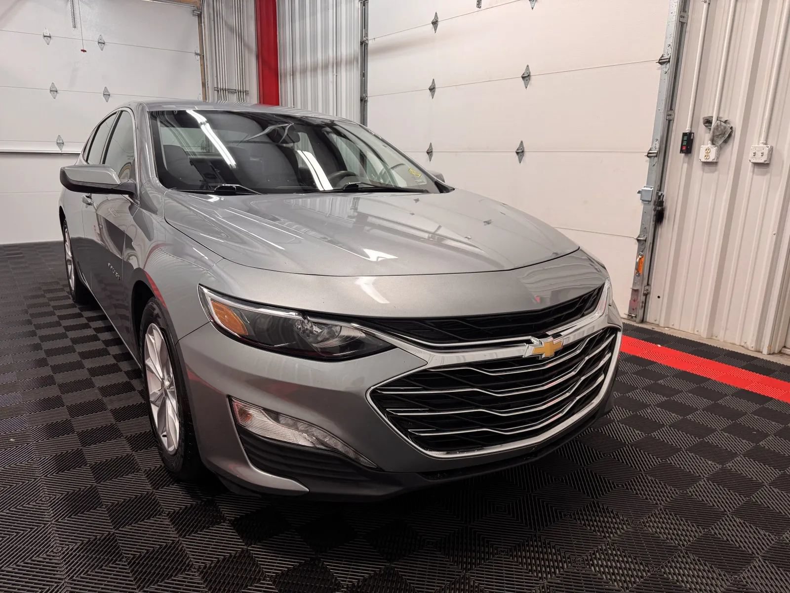 Used 2023 Chevrolet Malibu LT FWD image 6
