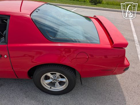 Used 1989 Pontiac Firebird Coupe image 31