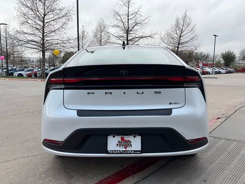 New 2026 Toyota Prius LE image 6