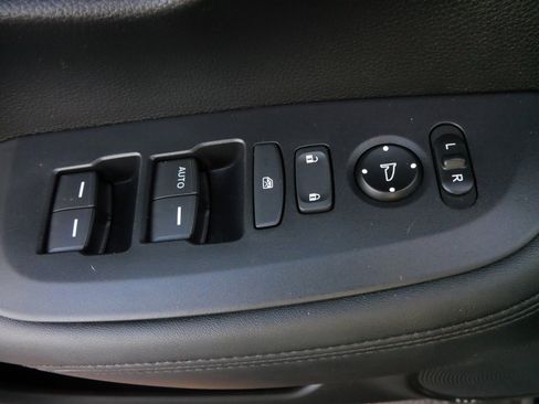 Certified 2023 Honda HR-V LX image 19