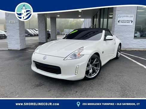 Used 2017 Nissan 370Z Touring Sport RWD image 1