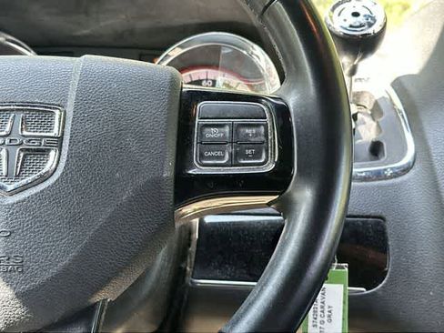 Used 2017 Dodge Grand Caravan SE FWD image 9