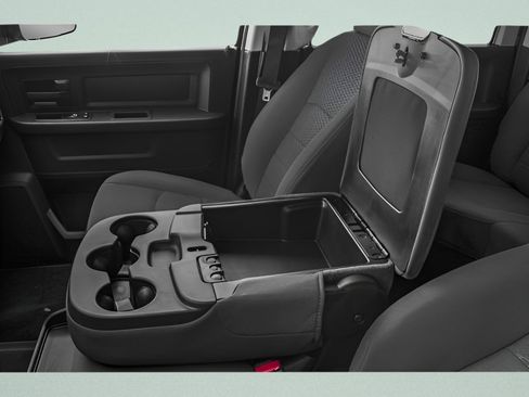 Used 2018 RAM 2500 Tradesman w/ Chrome Appearance Group image 18