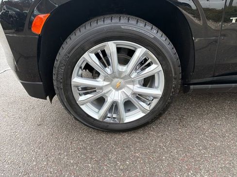 Used 2023 Chevrolet Tahoe High Country w/ Premium Package 2 AWD/4WD image 27