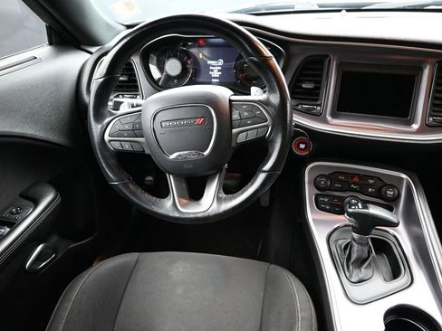 Used 2019 Dodge Challenger R/T w/ Driver Convenience Group image 10