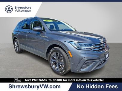 Used 2023 Volkswagen Tiguan SE w/ Panoramic Sunroof Package