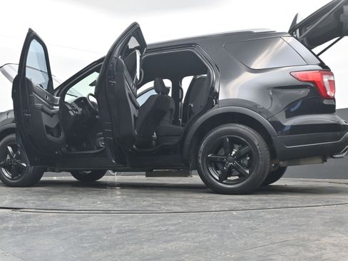 Used 2018 Ford Explorer XLT w/ Equipment Group 201A image 41