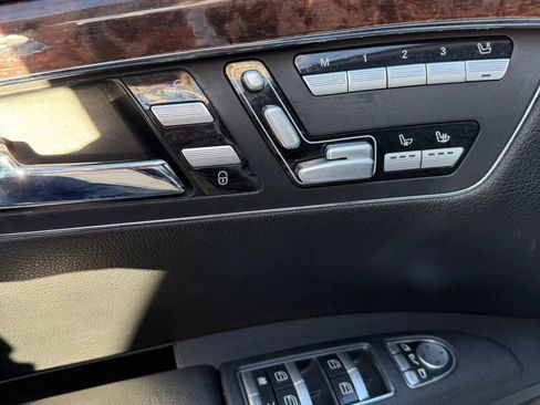 Used 2010 Mercedes-Benz S 550 w/ Sport Pkg image 10