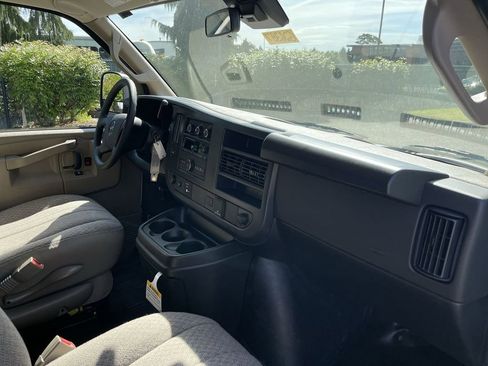 New 2026 GMC Savana 3500 w/ Driver Convenience Package RWD image 23