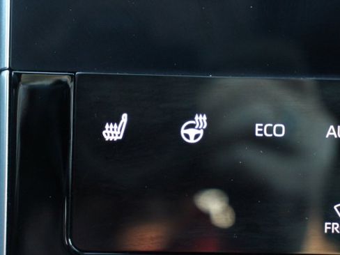 Certified 2025 Toyota bZ4X FWD image 27