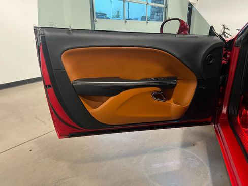 Used 2015 Dodge Challenger SRT Hellcat RWD image 25