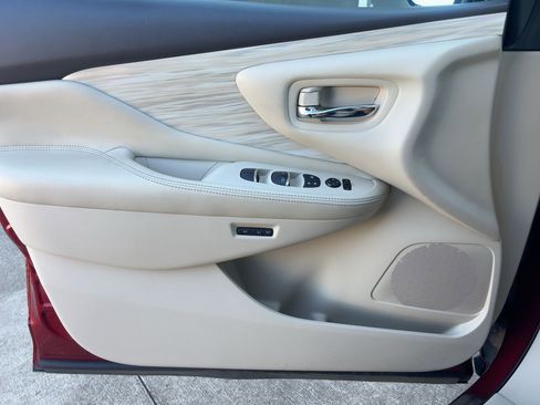 Used 2016 Nissan Murano Platinum w/ Platinum Technology Package image 12