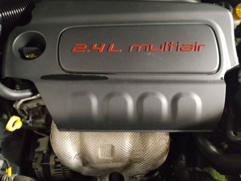 Used 2019 Jeep Renegade Latitude w/ Cold Weather Group image 30