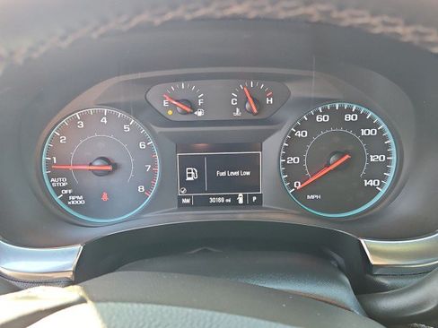 Used 2023 Chevrolet Traverse LT w/ LPO, Cargo Package FWD image 12