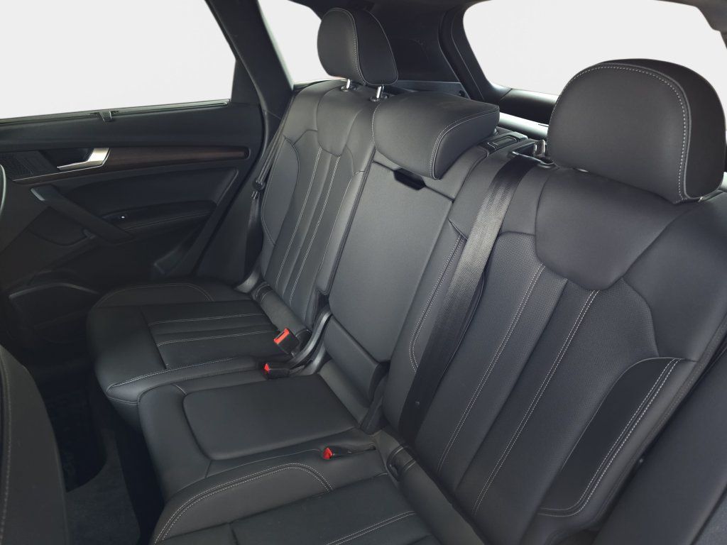 Certified 2024 Audi Q5 e Premium Plus w/ Premium Plus Package AWD/4WD image 12