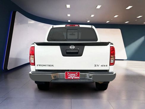 Used 2018 Nissan Frontier SV AWD/4WD image 4