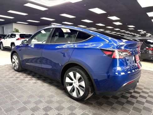 Used 2021 Tesla Model Y Long Range AWD/4WD image 9