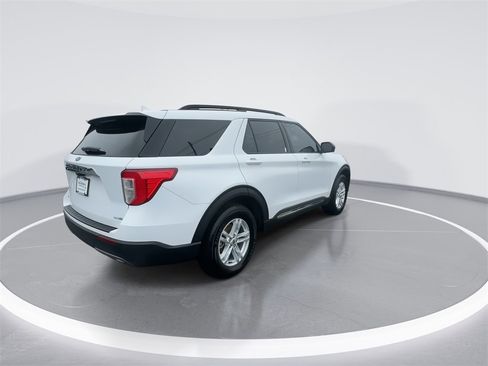 Used 2020 Ford Explorer XLT w/ Equipment Group 202A image 8