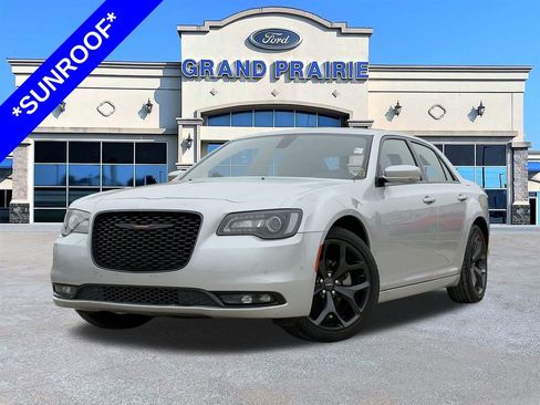 Used 2023 Chrysler 300 S image 1