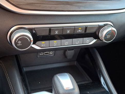 Used 2023 Nissan Altima 2.5 SV FWD image 15