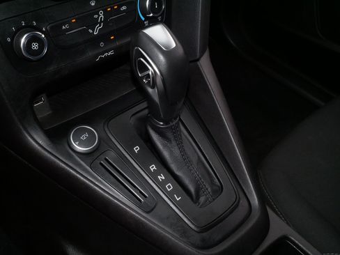 Used 2016 Ford Focus SE FWD image 24