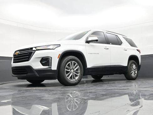 Used 2024 Chevrolet Traverse LT FWD image 17