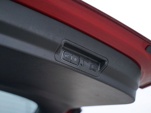 Used 2022 Ford Explorer Limited w/ Equipment Group 301A image 9