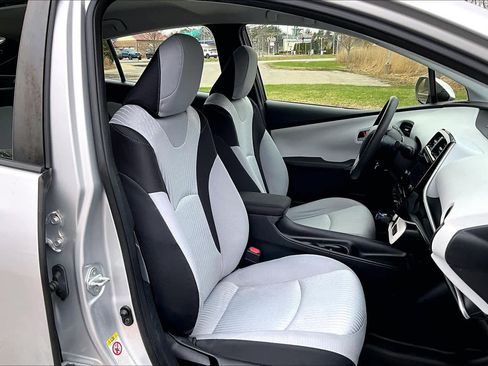 Used 2016 Toyota Prius Two image 8