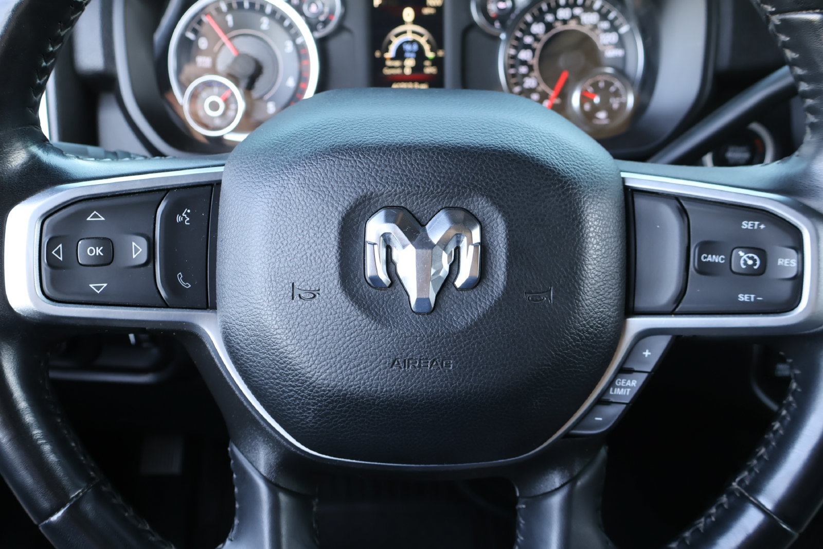 Used 2024 RAM 2500 Big Horn AWD/4WD image 25