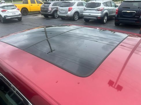 Used 2014 Chrysler 300 C RWD image 16