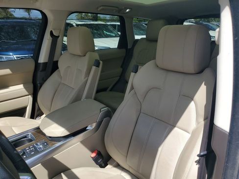 Used 2017 Land Rover Range Rover Sport SE image 23