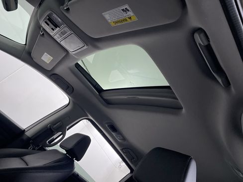 Used 2023 Honda Odyssey EX-L image 18