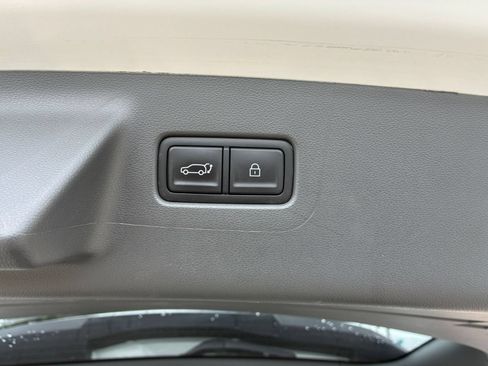 Used 2025 Hyundai Santa Fe SEL FWD image 19