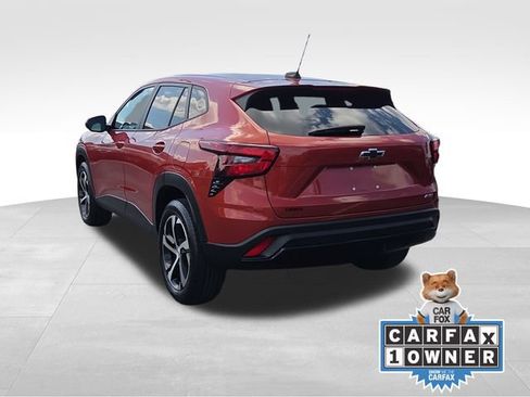 Used 2024 Chevrolet Trax RS FWD image 3
