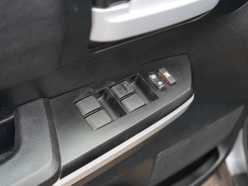 Used 2017 Toyota Tundra SR5 image 18