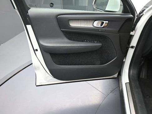 Used 2020 Volvo XC40 T4 Inscription w/ Protection Package Premier FWD image 73