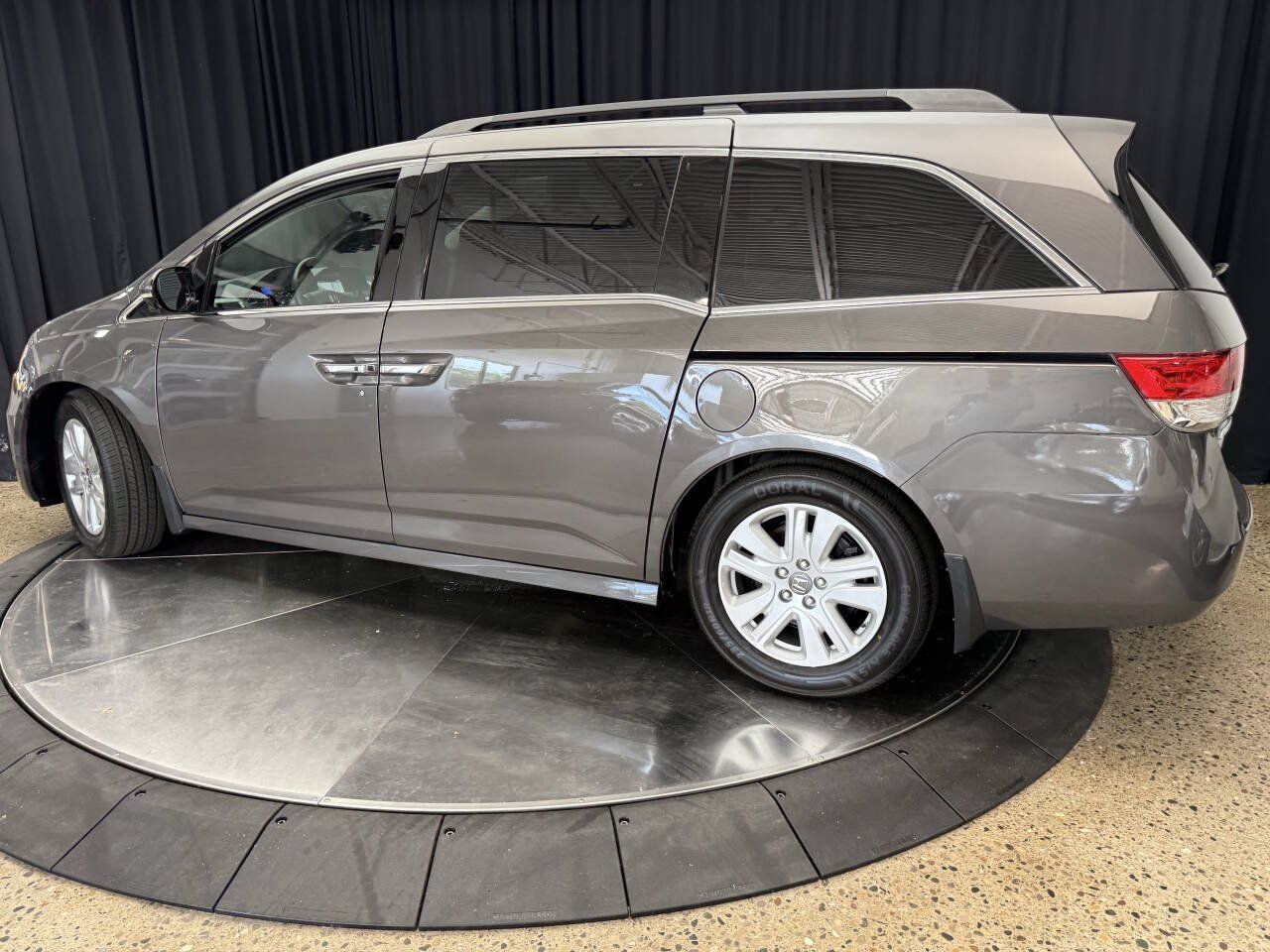 Used 2014 Honda Odyssey Touring image 4