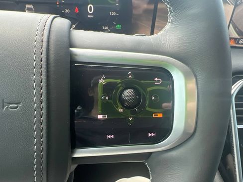 Used 2025 Nissan Armada Platinum Reserve RWD image 12
