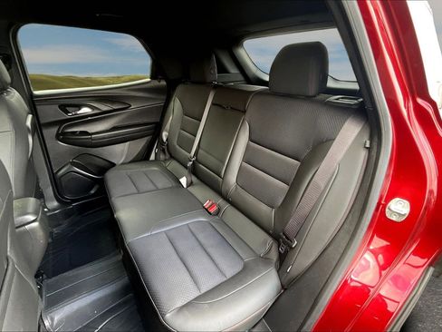 Used 2023 Chevrolet TrailBlazer RS w/ Convenience Package image 14