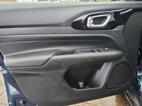 New 2026 Jeep Compass Limited image 17