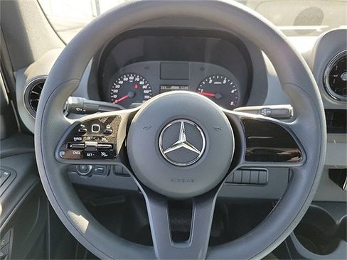 Used 2023 Mercedes-Benz Sprinter 4500 image 16